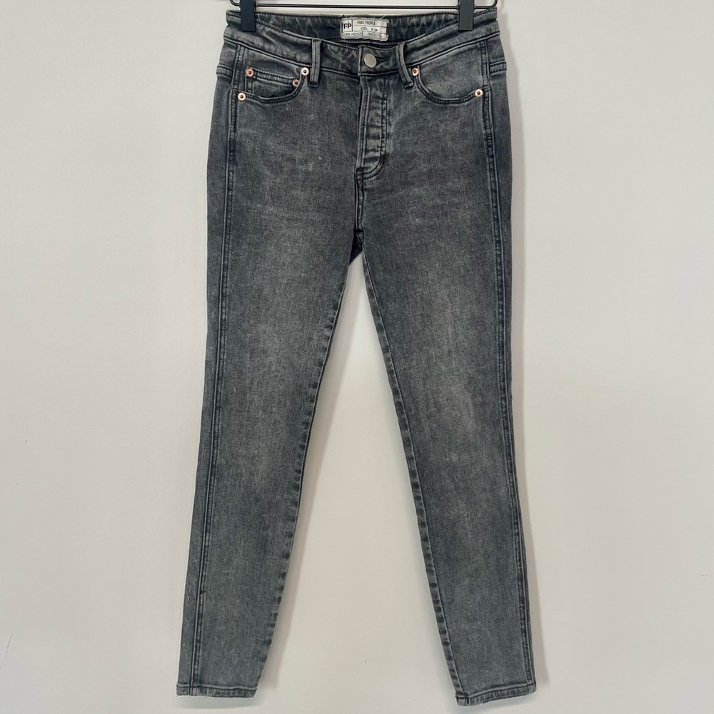 Free People Gray Skinny Jeans Neutral Pockets Zipper Fly Women’s Size 24